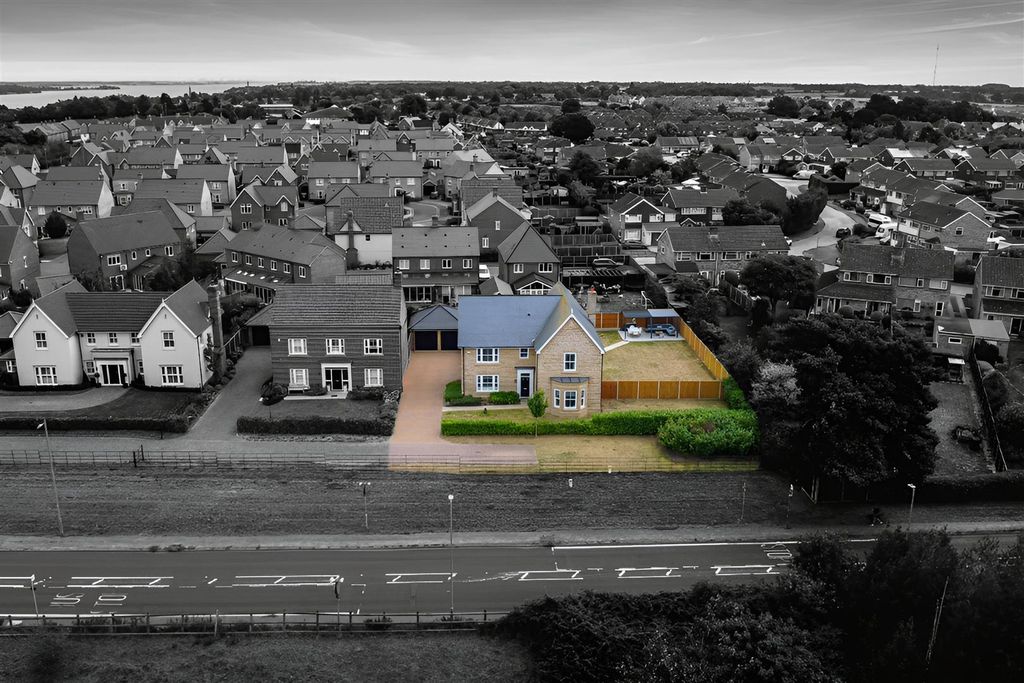 5 bed detached house for saleBlenheim Walk, Lawford, Manningtree CO11