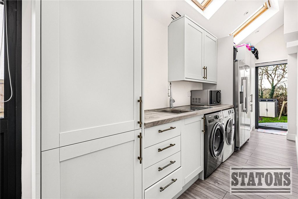 Additional image 10 of 5 bed detached house for saleThe Avenue, Potters Bar, Hertfordshire EN6