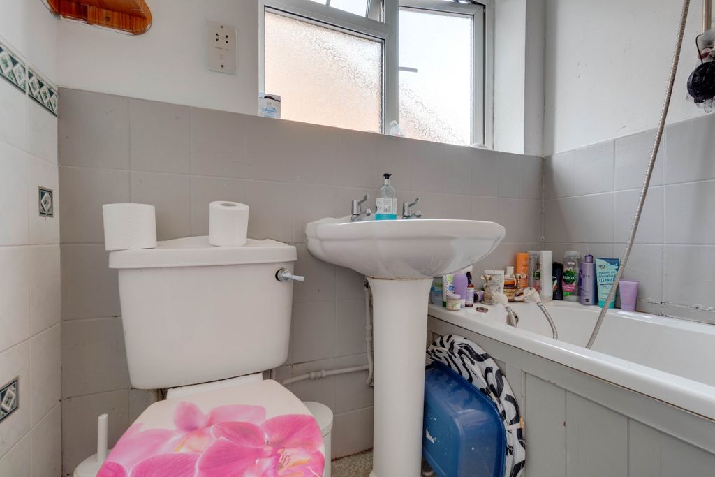 Additional image 5 of 2 bed maisonette for saleFlat, Pearson Court, Central Road, Morden SM4