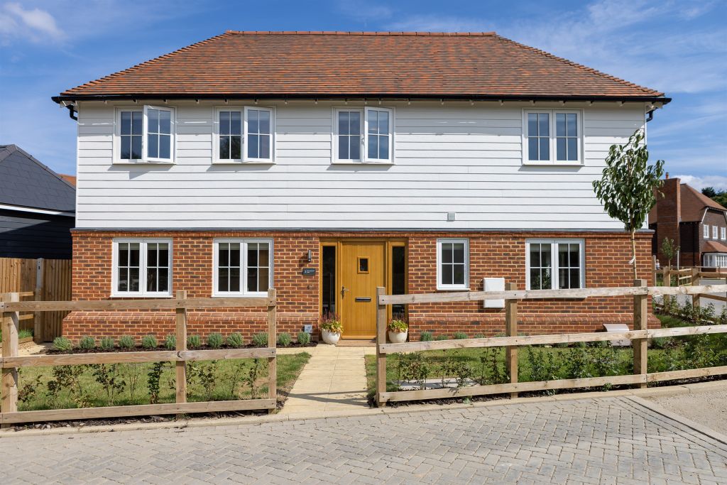 5 bed detached house for saleRoundwell Park, Bearsted, Maidstone ME14