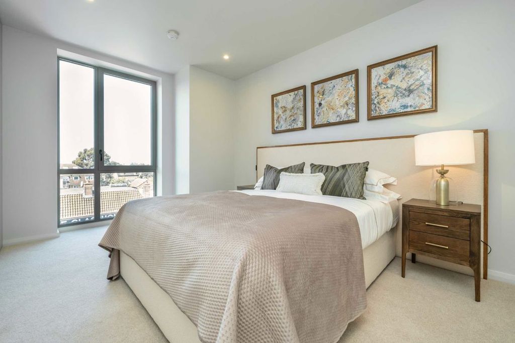 Additional image 4 of 2 bed flat for saleCoombe Road, New Malden KT3