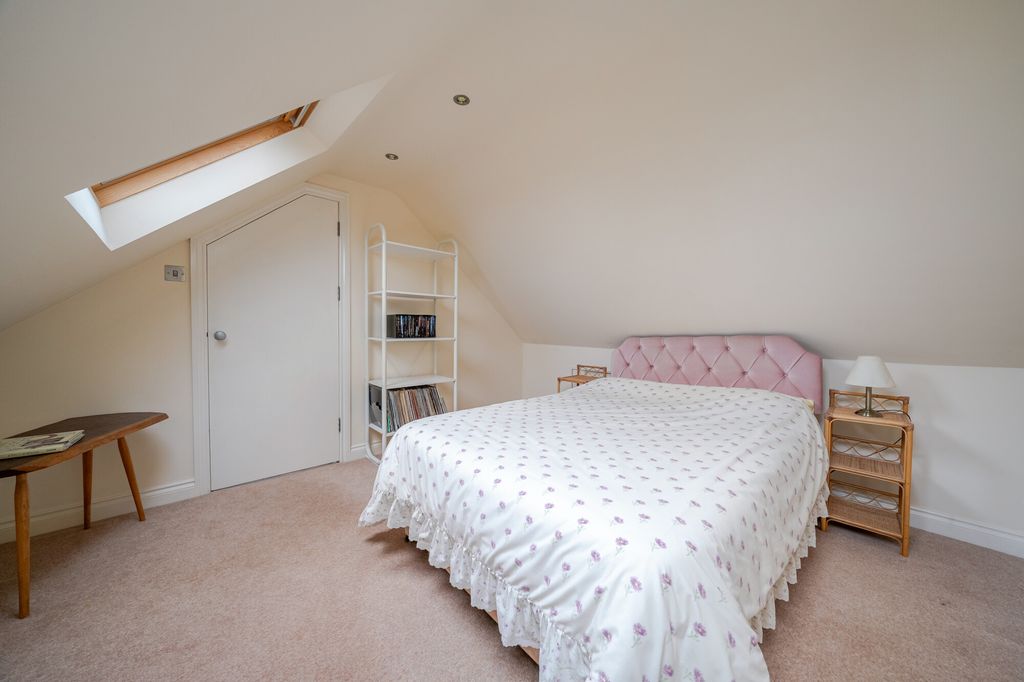 Additional image 12 of 4 bed bungalow for saleCarron Lane, Midhurst GU29