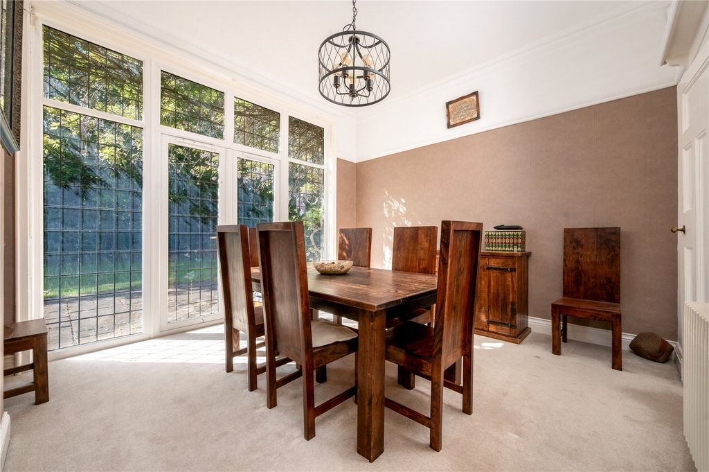 6 bed detached house for saleToller Road, Stoneygate, Leicester LE2 photo 2