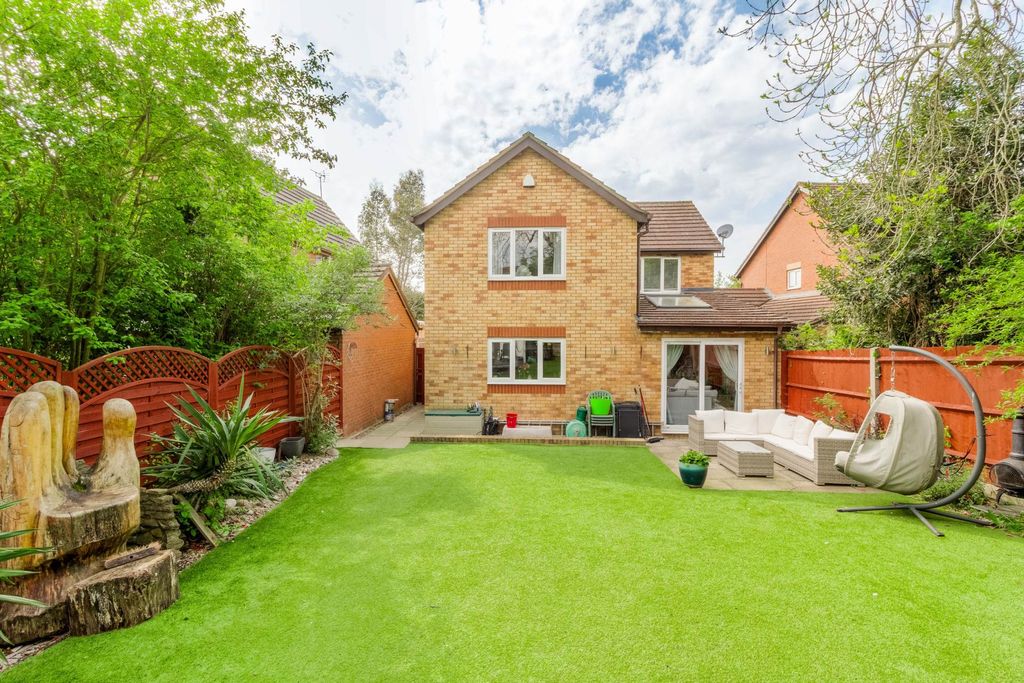 Additional image 3 of 4 bed detached house for salePennycress Way, Newport Pagnell MK16