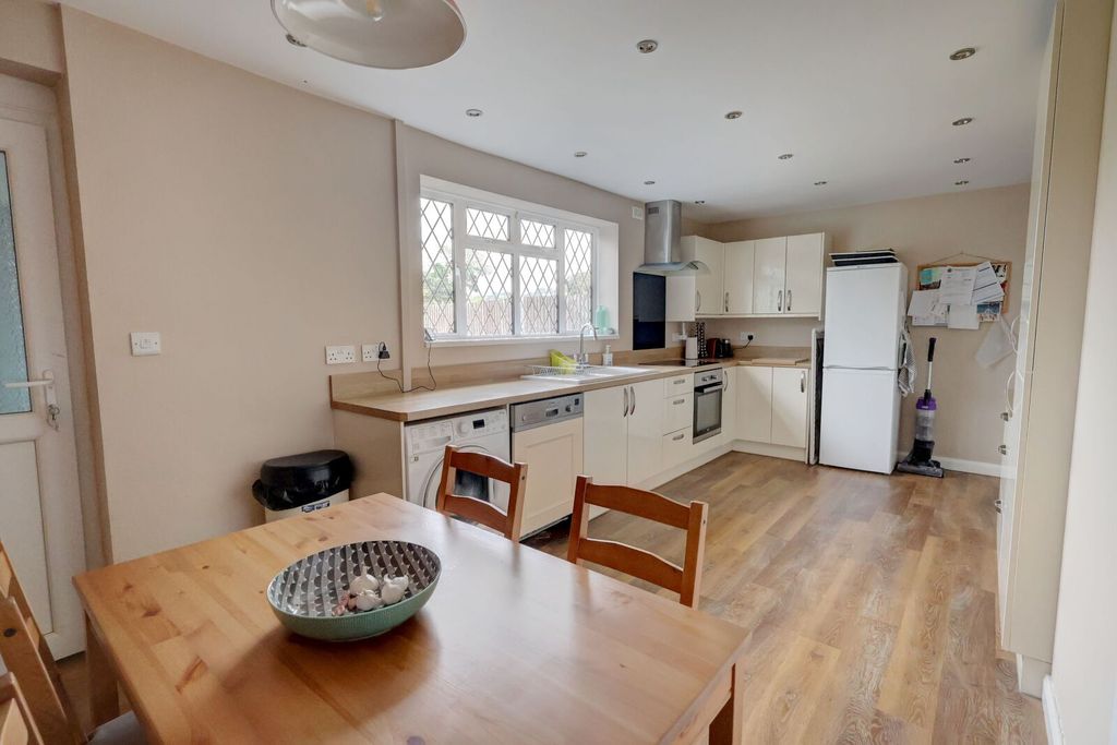 Additional image 5 of 3 bed semi-detached house for saleWoodfield Road, Princes Risborough HP27