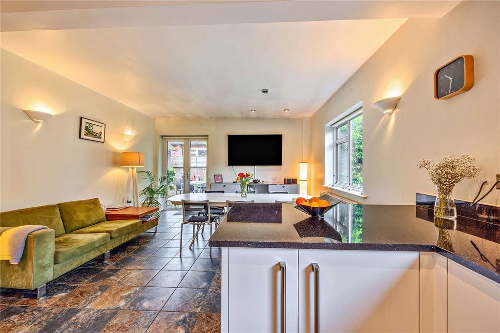 Additional image 10 of 5 bed detached house for saleAndover Road, Newbury, Berkshire RG14