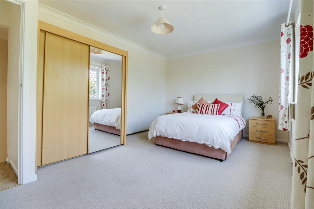Additional image 28 of 5 bed detached house for saleWoodside, Leigh-On-Sea SS9