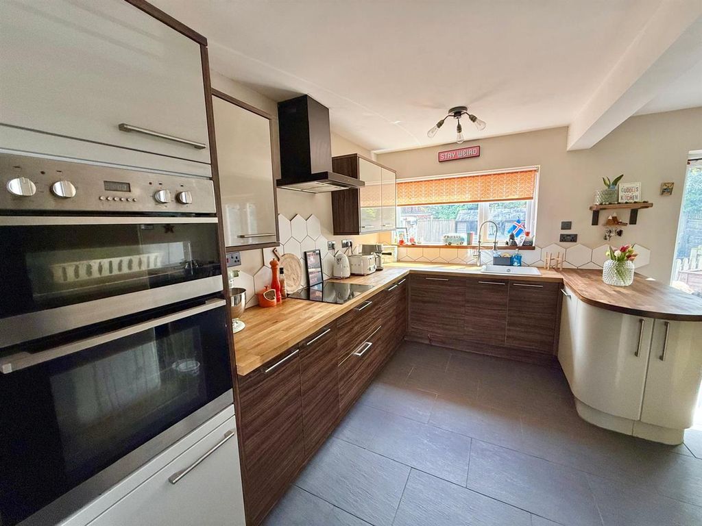 Additional image 6 of 2 bed terraced house for saleWarwick Road, Macclesfield SK11