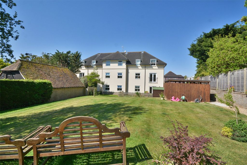 Additional image 10 of 2 bed flat for saleBarnhouse Close, Pulborough, West Sussex RH20