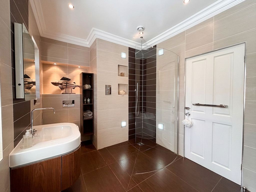 Additional image 39 of 5 bed detached house for saleLongley Drive, Worsley M28