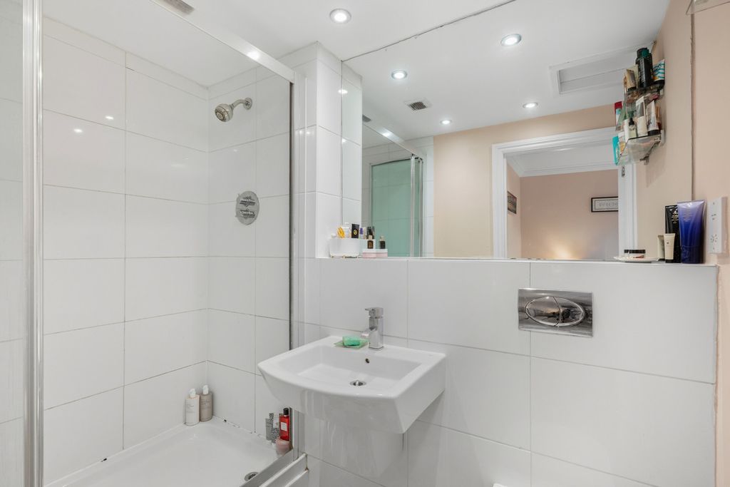 Additional image 11 of 2 bed flat for saleThornton House 21 Kenilworth Road, Leamington Spa, Warwickshire CV32