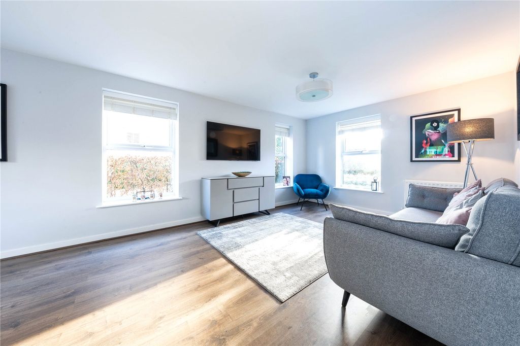 2 bed flat for saleCranford Road, Allington, Maidstone ME16 photo 3