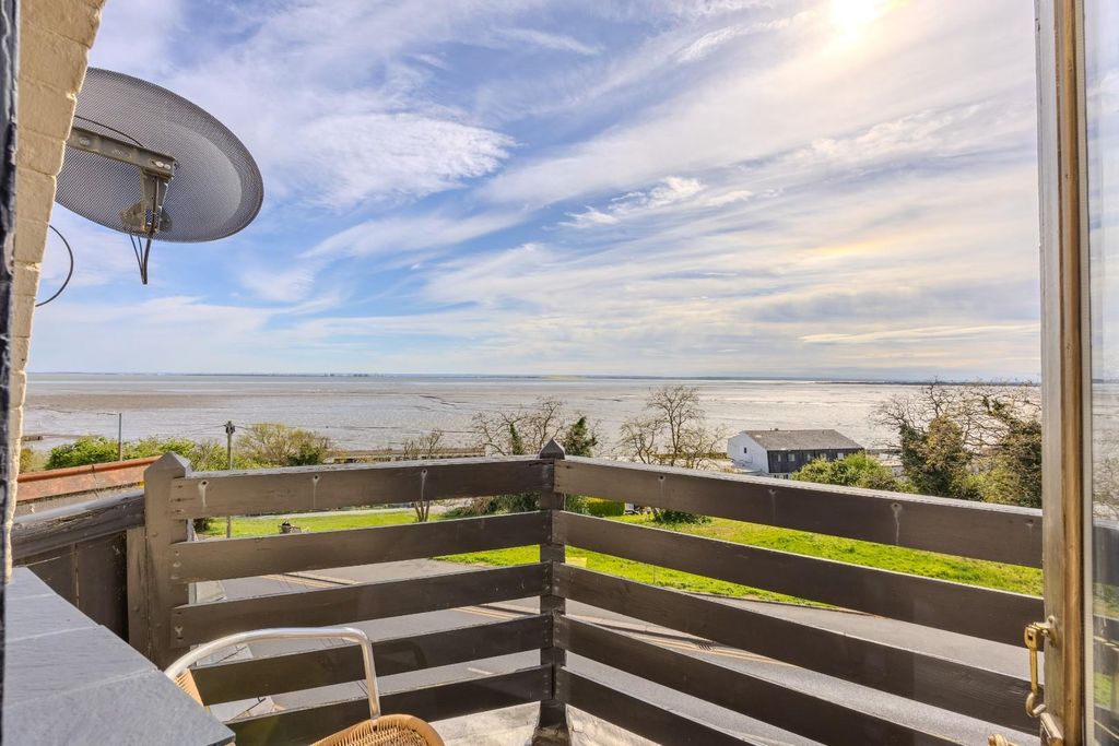 Additional image 18 of 3 bed flat for saleCliff Gardens, Leigh-On-Sea SS9