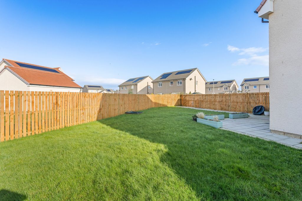 Additional image 30 of 4 bed town house for sale15 Bonaille Drive, Bilston EH25