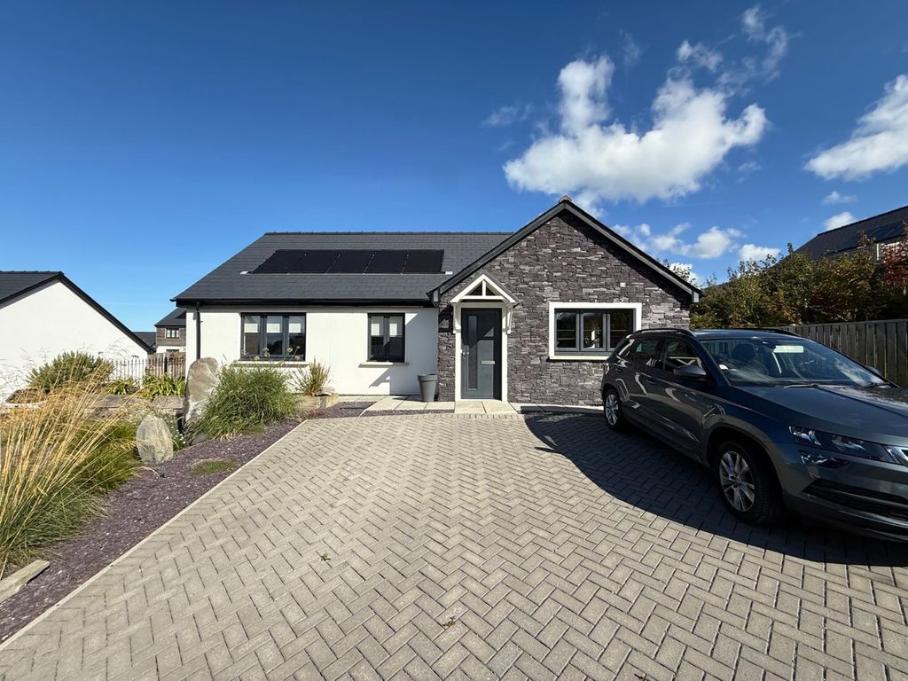 3 bed detached bungalow for saleClos Cwm Peris, Llanon SY23