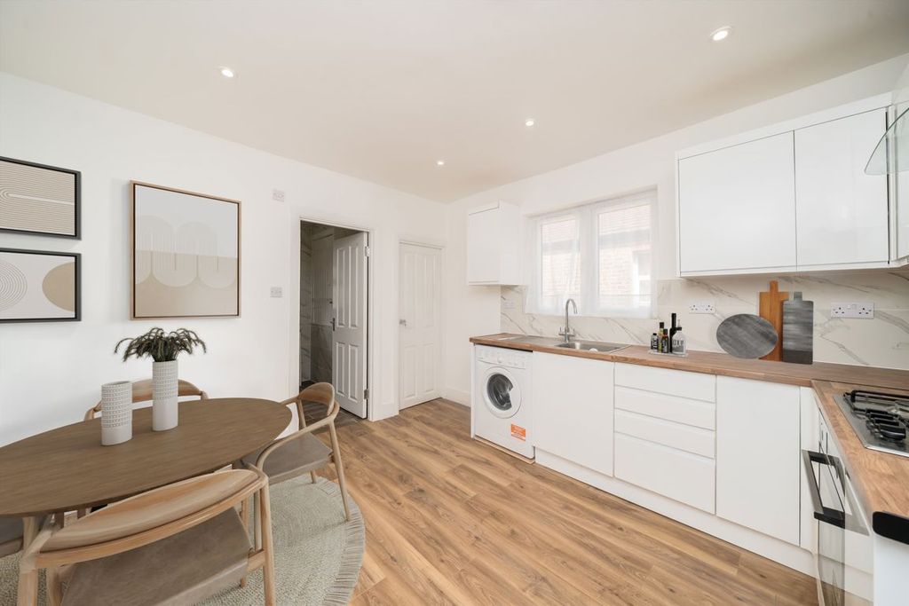 2 bed maisonette for saleBruce Road, Tooting CR4