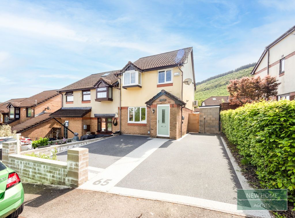3 bed semi-detached house for saleForest View, Fernhill, Mountain Ash CF45