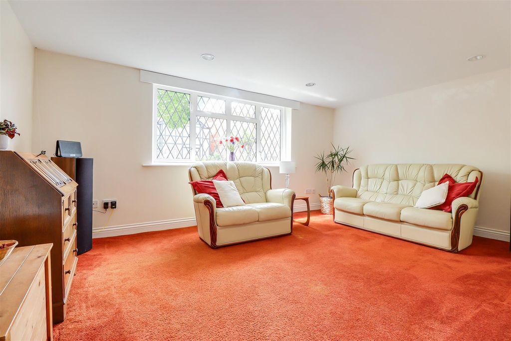 Additional image 21 of 5 bed detached house for saleWoodside, Leigh-On-Sea SS9