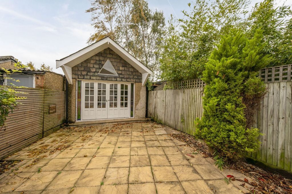Additional image 10 of 5 bed semi-detached house for saleThurleston Avenue, Morden SM4