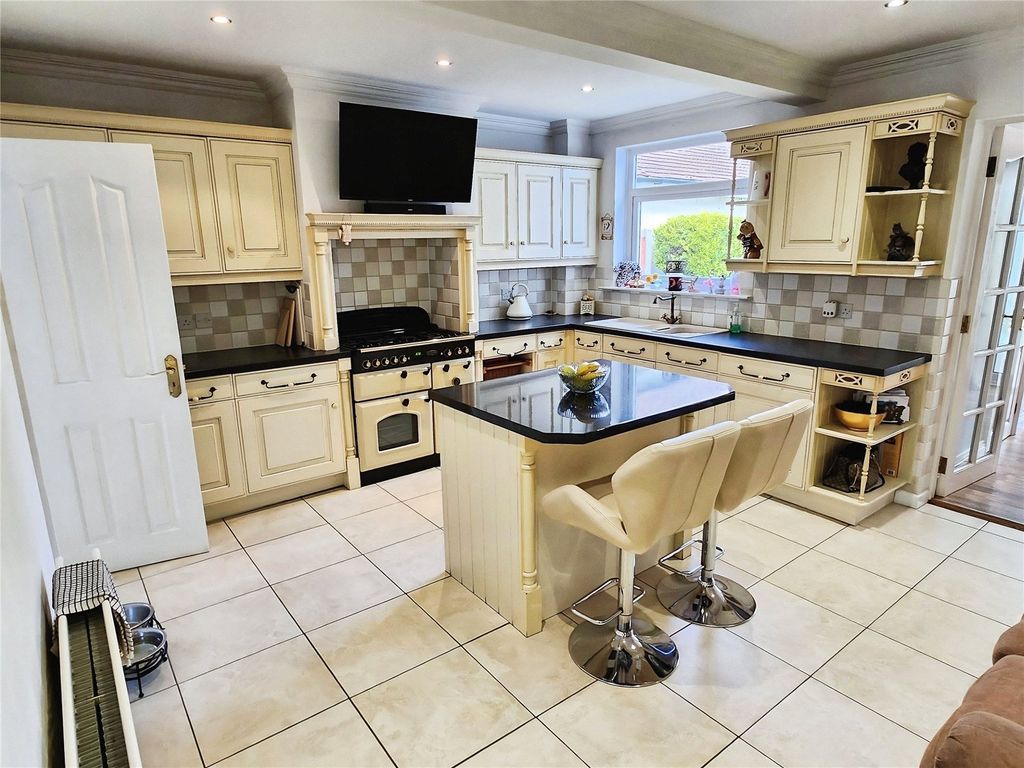 Additional image 3 of 4 bed detached house for saleHigham Lane, Nuneaton, Warwickshire CV11