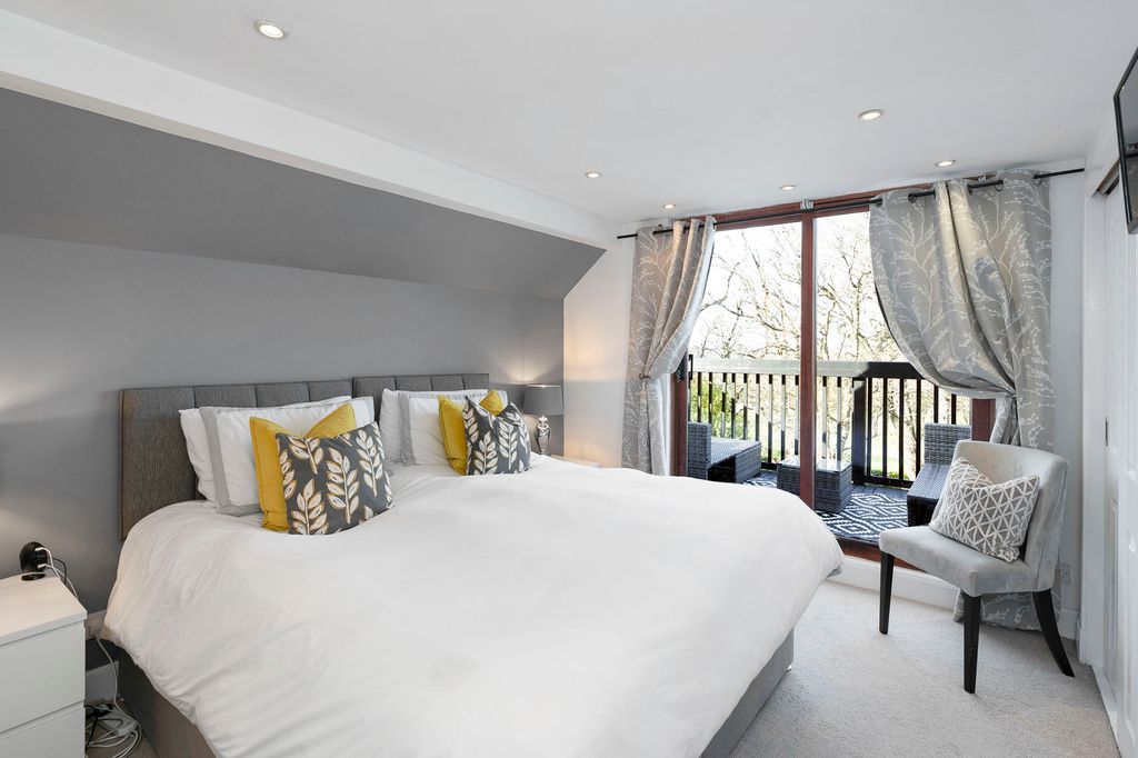 Additional image 8 of 5 bed town house for sale48 St. Baldreds Road, North Berwick EH39