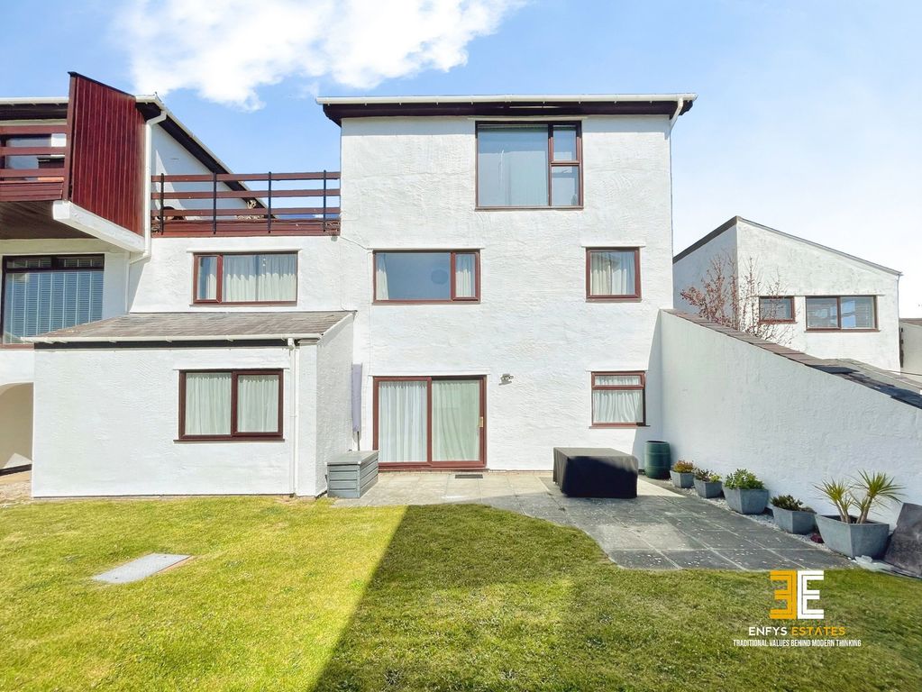 2 bed flat for saleDeganwy Beach, Deganwy LL31