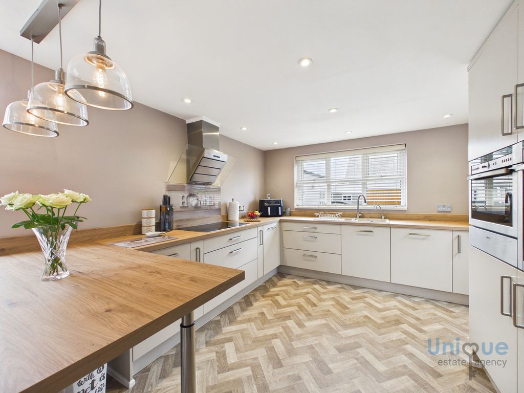 Additional image 5 of 4 bed semi-detached house for saleSawley Avenue, Lytham St. Annes FY8