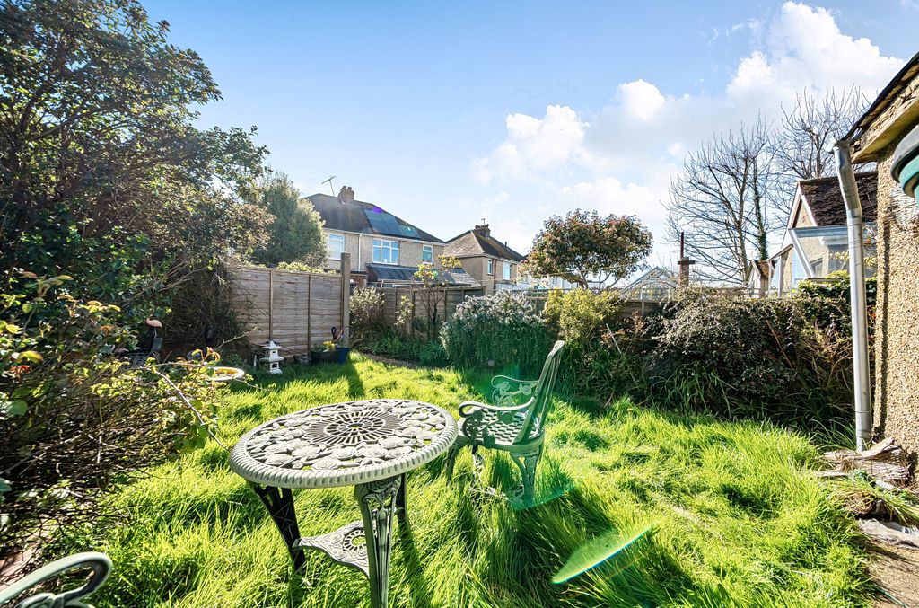 Additional image 7 of 2 bed flat for saleAnnweir Avenue, Lancing, West Sussex BN15