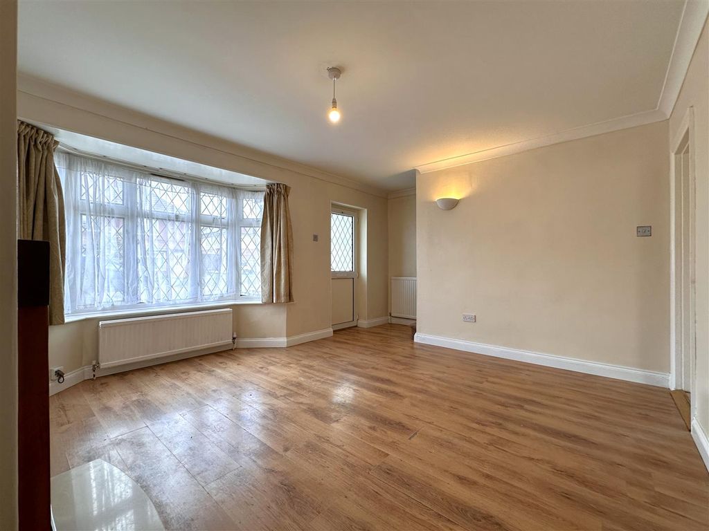 Additional image 8 of 3 bed semi-detached house for saleCranmer Road, Newark NG24