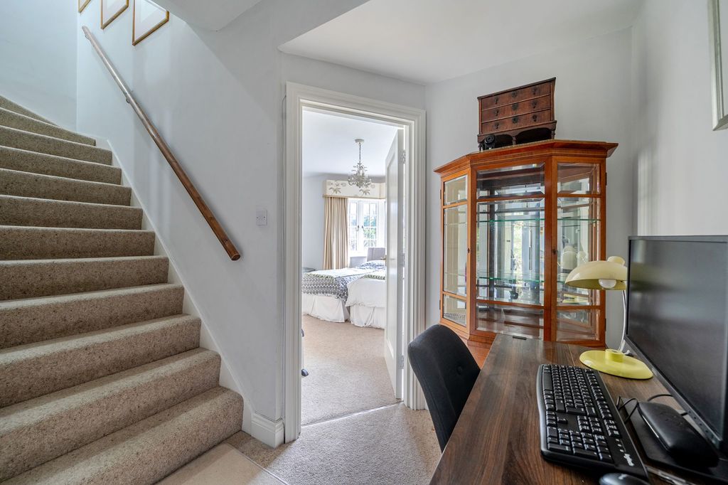 Additional image 6 of 2 bed flat for saleMare Hill Road, Pulborough RH20