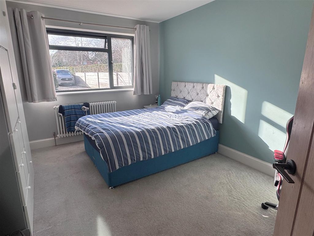 Additional image 19 of 6 bed detached house for saleBuckingham Road, Newbury RG14