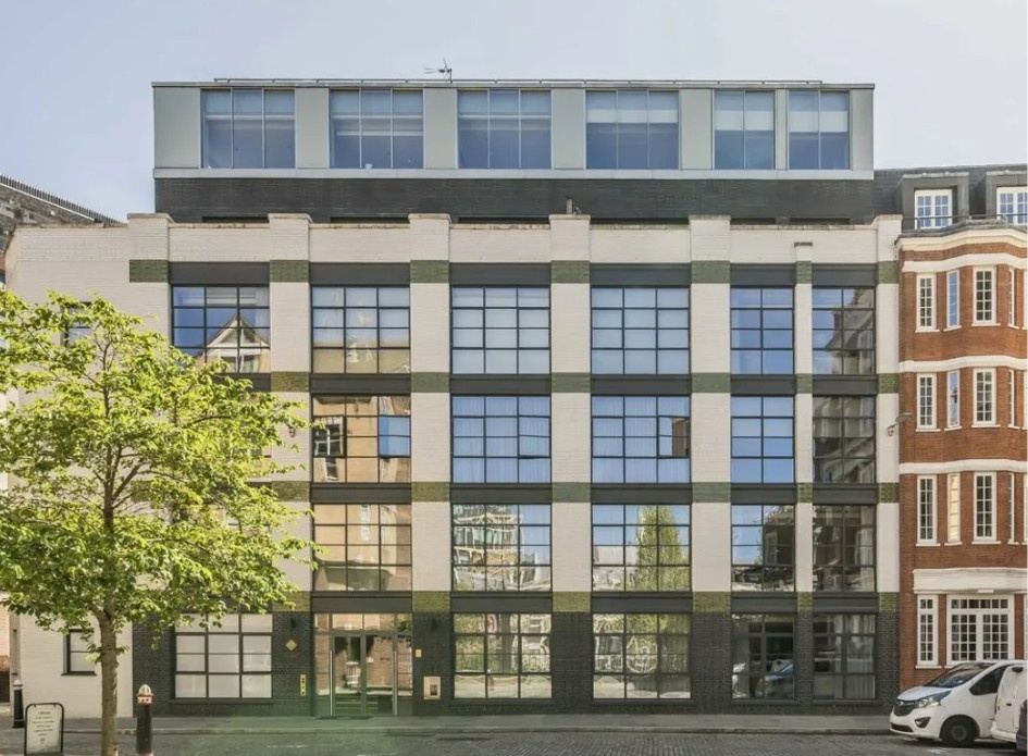 2 Bed Flat, Bartholomew Close, EC1A, N1 7GU