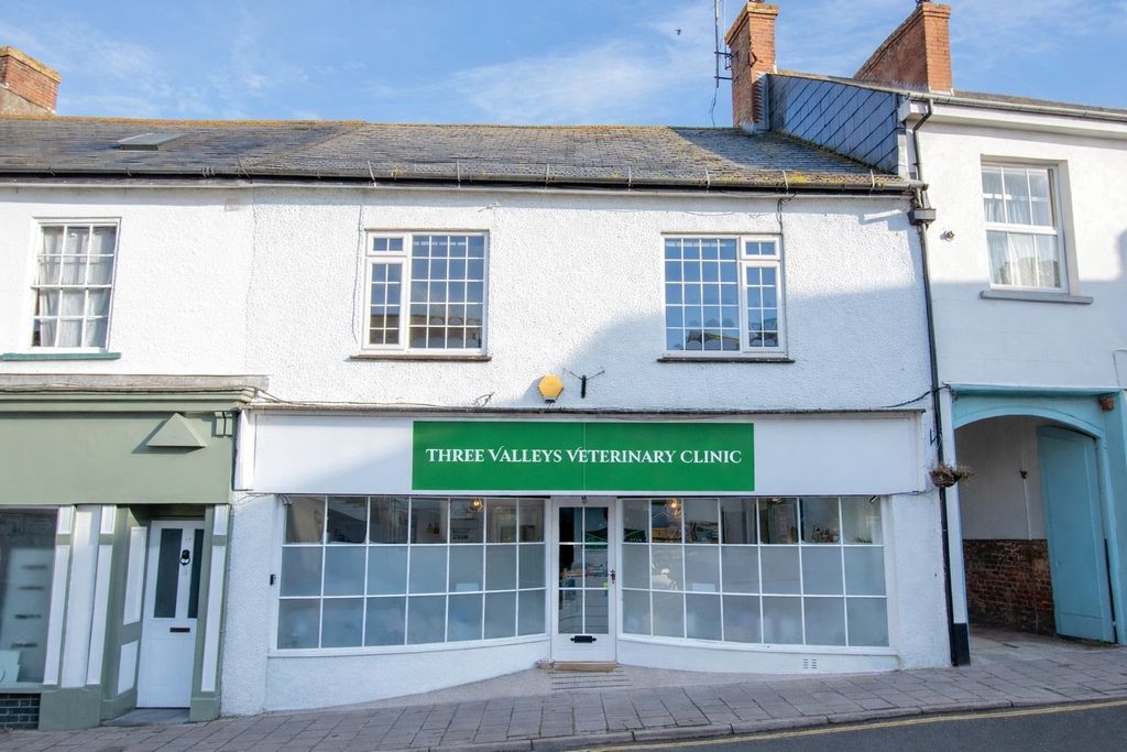 2 bed maisonette for saleBroad Street, Ottery Saint Mary EX11