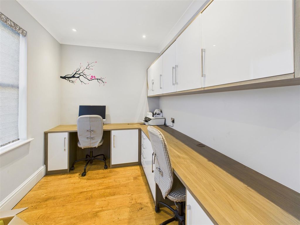 Additional image 13 of 4 bed detached house for saleAston Hall Drive, North Ferriby HU14