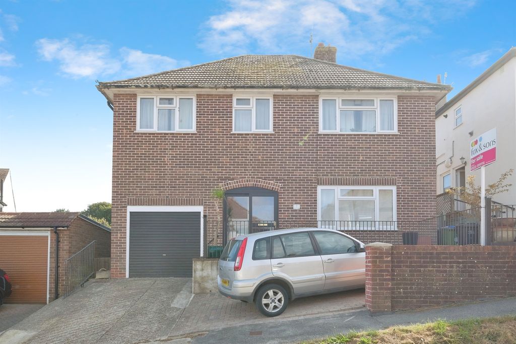 5 bed detached house for saleRose Walk Close, Newhaven BN9