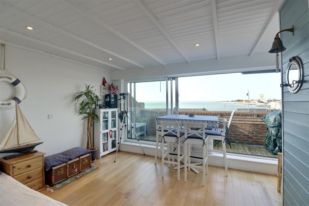 Additional image 21 of 4 bed town house for saleBroad Street, Old Portsmouth, Hampshire PO1