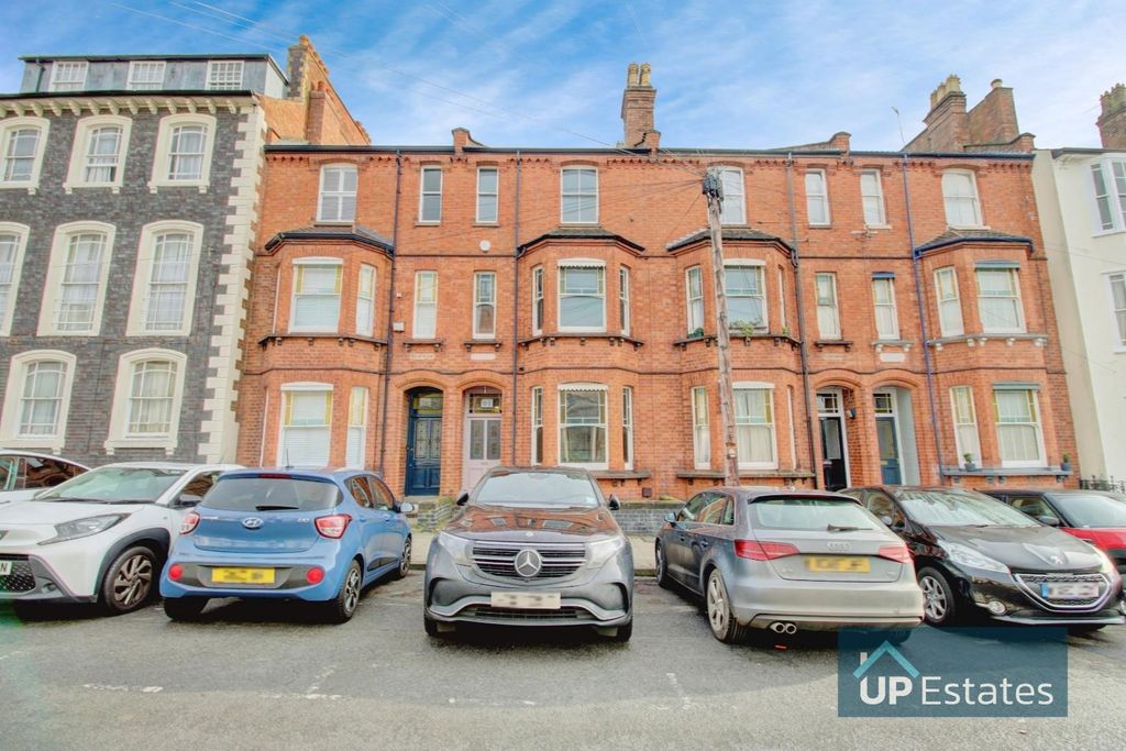 4 bed town house for saleAbingdon House, Grove Street, Leamington Spa CV32