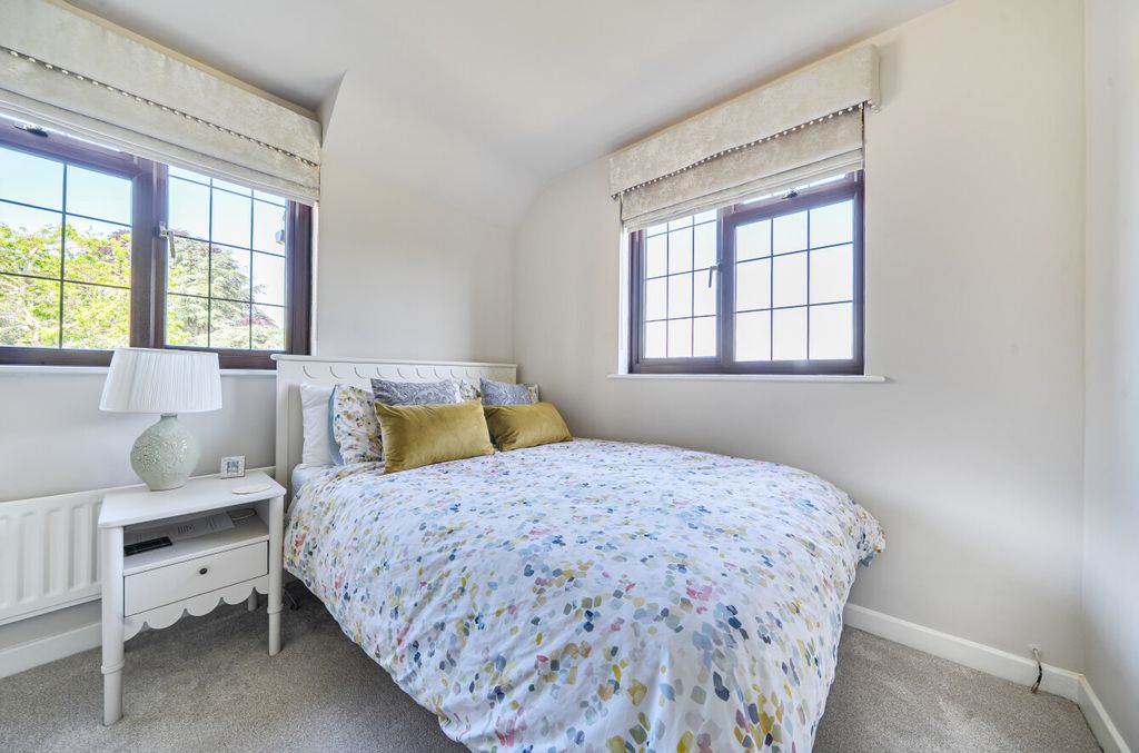 Additional image 12 of 4 bed link detached house for saleThe Spinney, Lechlade, Gloucestershire GL7