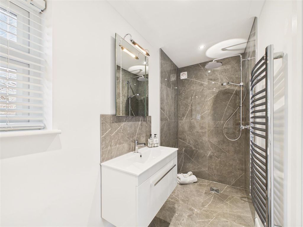 Additional image 15 of 4 bed detached house for saleParklands Drive, North Ferriby HU14