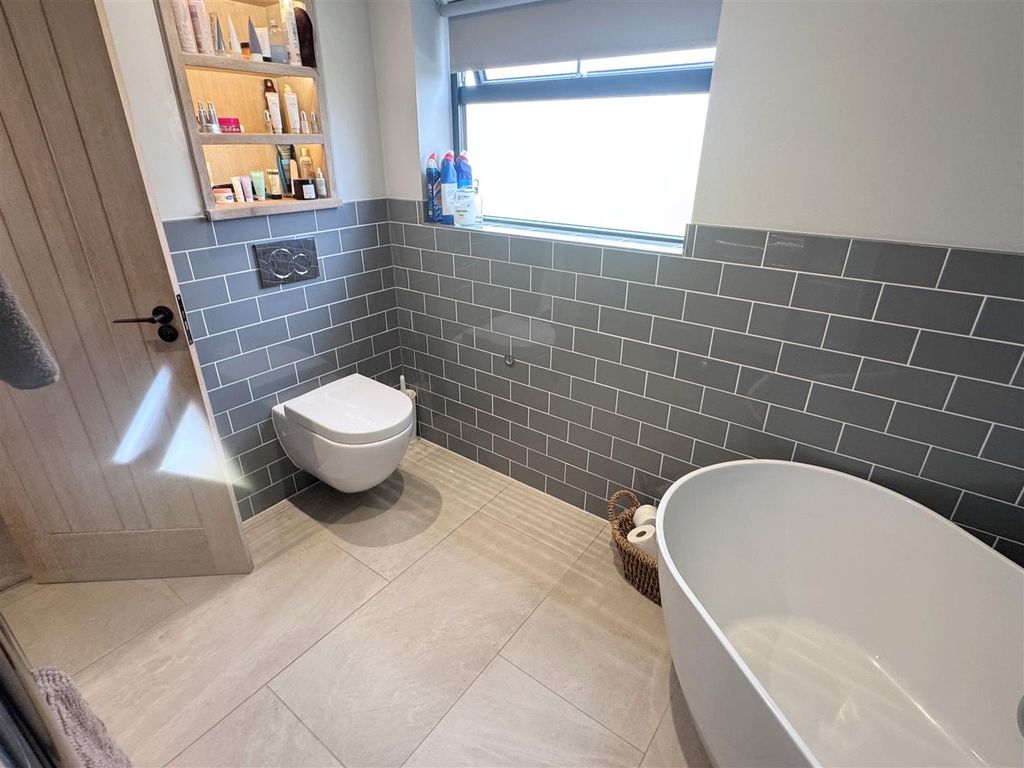 Additional image 18 of 6 bed detached house for saleBuckingham Road, Newbury RG14