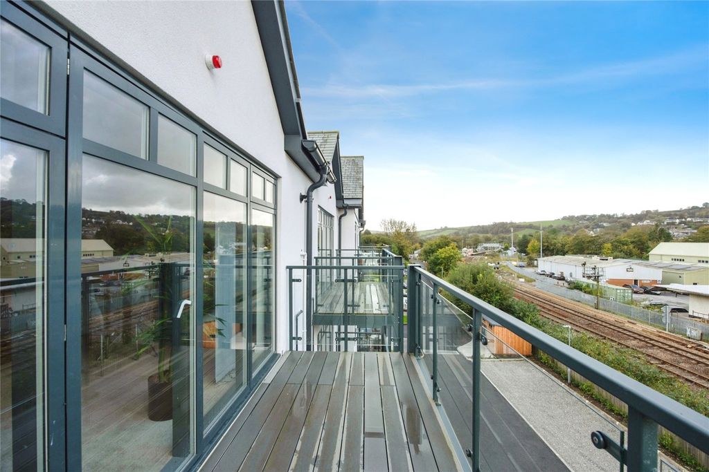 Additional image 10 of 2 bed flat for saleThe Yard, Lostwithiel, Cornwall PL22