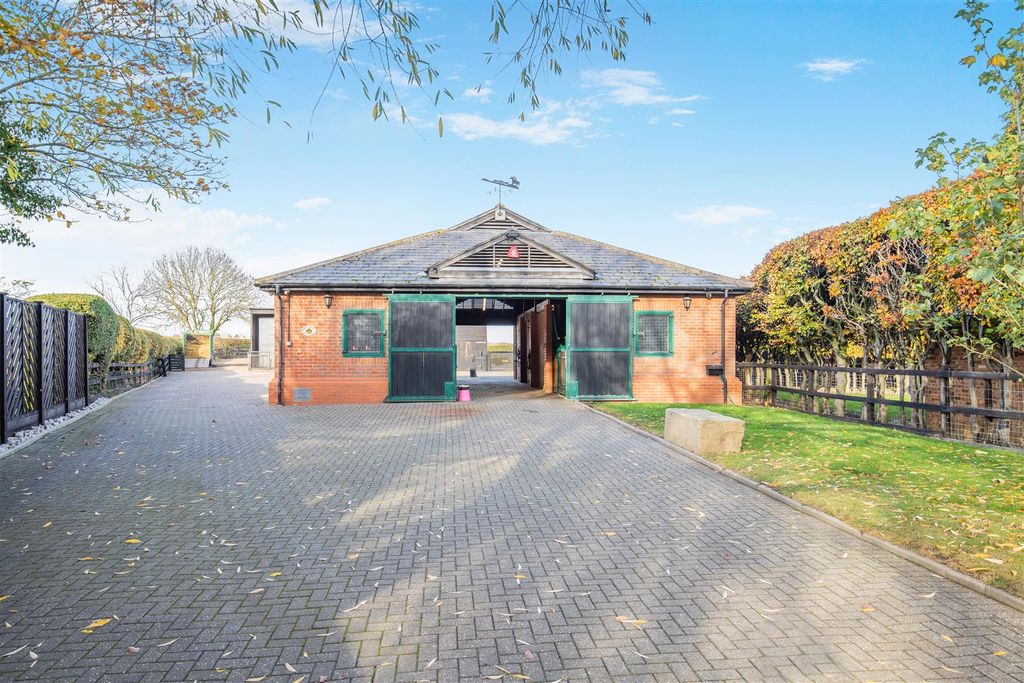 Additional image 49 of 6 bed detached house for saleMill Lane, Newport Pagnell MK16