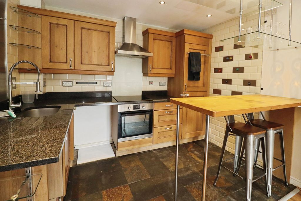 Additional image 2 of 2 bed flat for saleOlsen Rise, Lincoln LN2