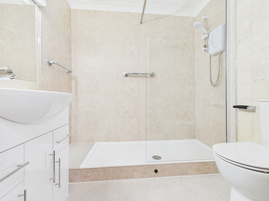 Additional image 5 of 1 bed flat for saleMere Court, Knutsford, Cheshire WA16