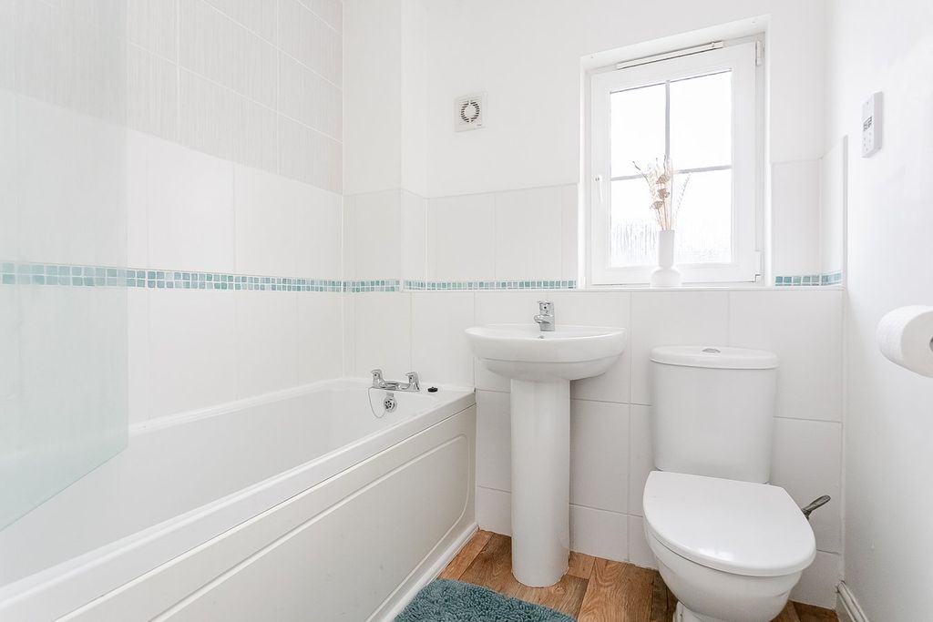 Additional image 18 of 3 bed terraced house for saleBurnbrae Pend, Bonnyrigg EH19