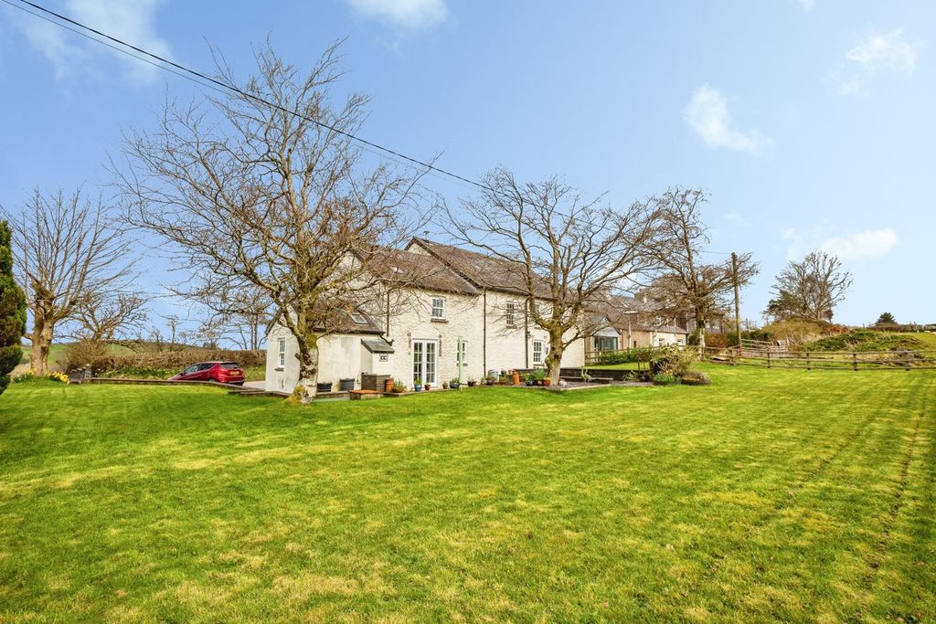 3 bed detached house for saleLlanddeusant, Llangadog, Carmarthenshire SA19