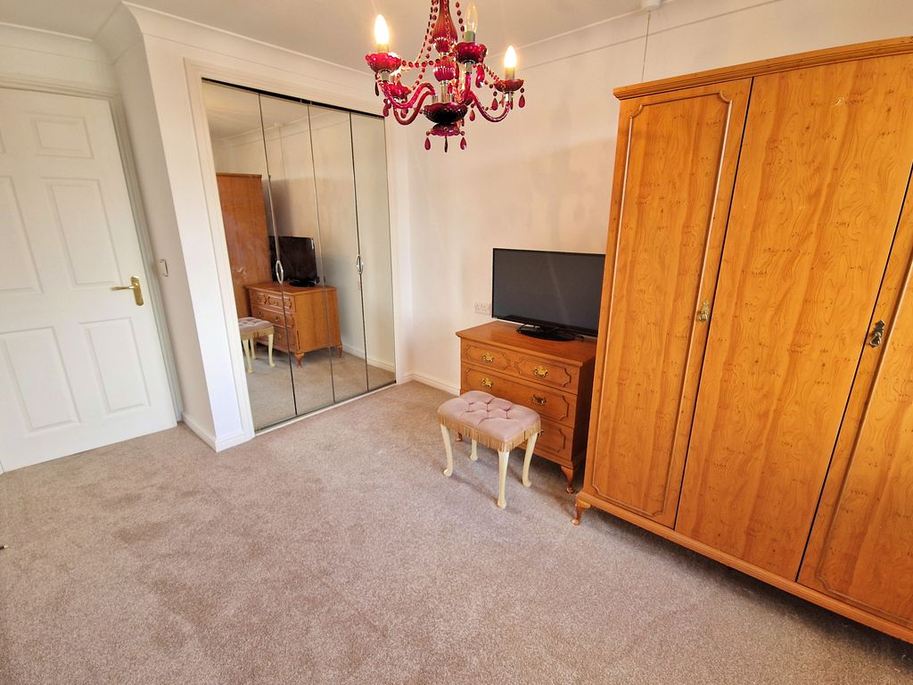 Additional image 7 of 1 bed flat for saleStoneleigh Court, John Street, Porthcawl CF36