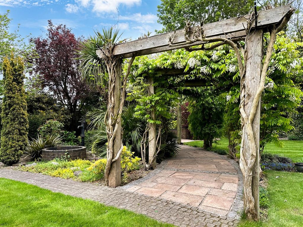 Additional image 28 of 4 bed detached house for saleOld Orchard, Farndon Road, Newark NG24