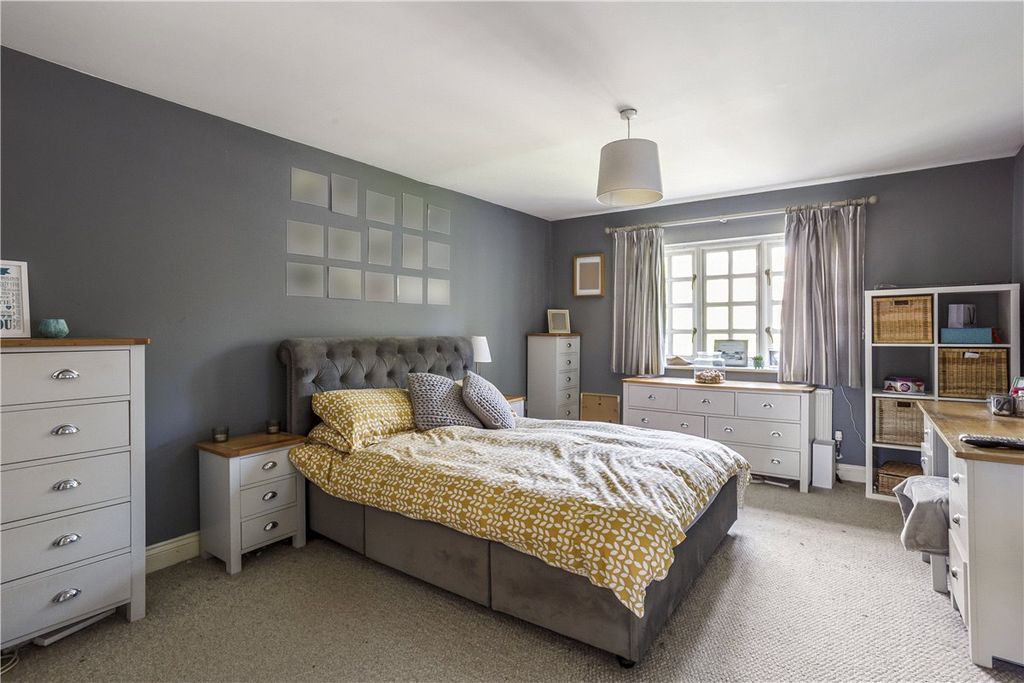Additional image 11 of 6 bed detached house for saleKelham Gardens, Marlborough, Wiltshire SN8