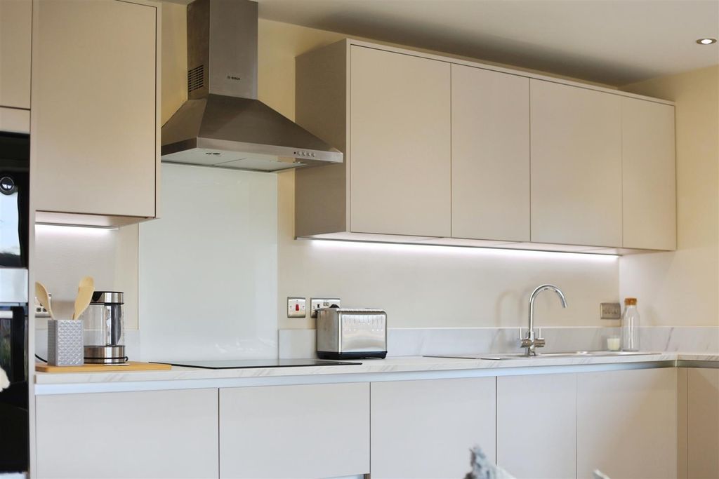 2 bed flat for salePlot 18, Valley Lane, Mansfield NG18 photo 2